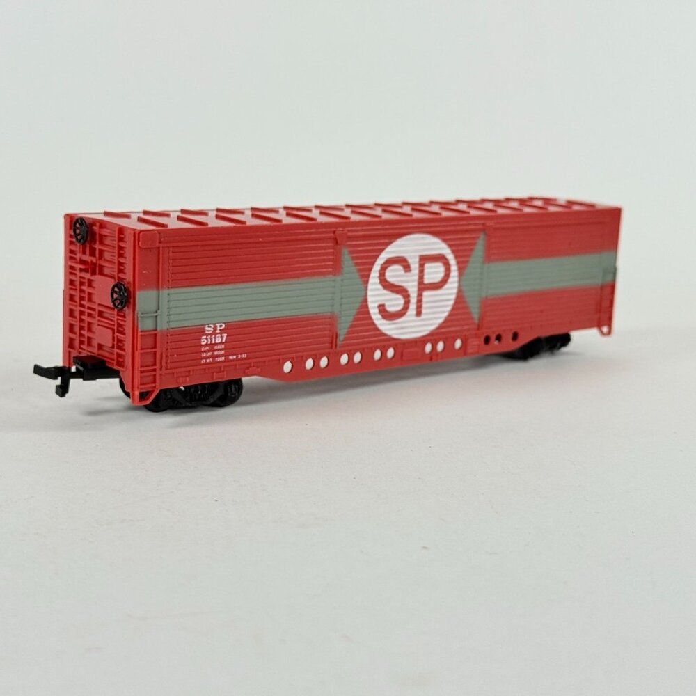 Bachmann HO Scale Southern Pacific SP 51187 Boxcar Red/Green Model Train Freight